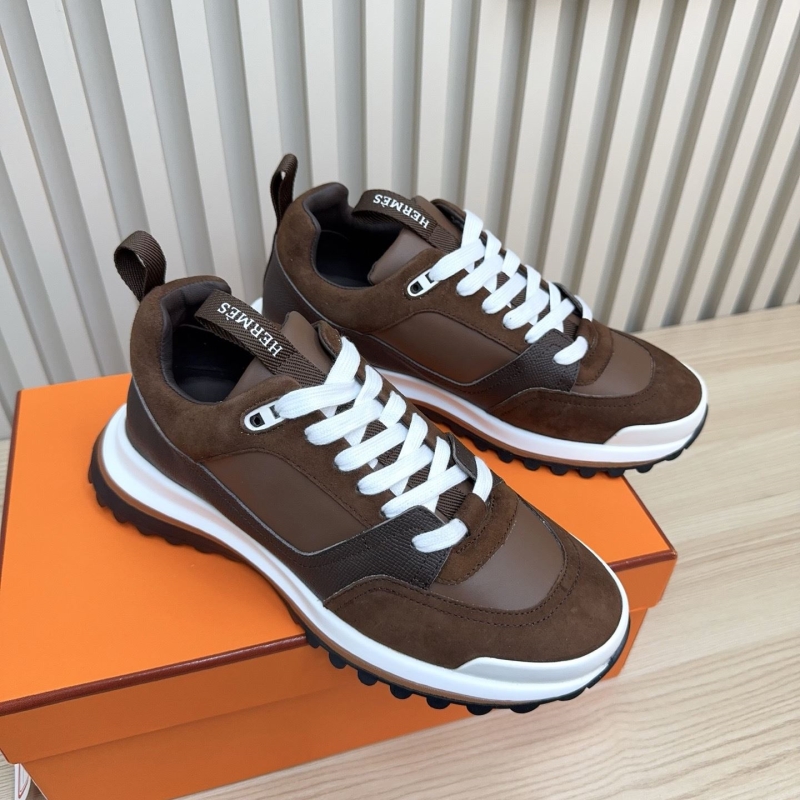 H**me5 sneaker